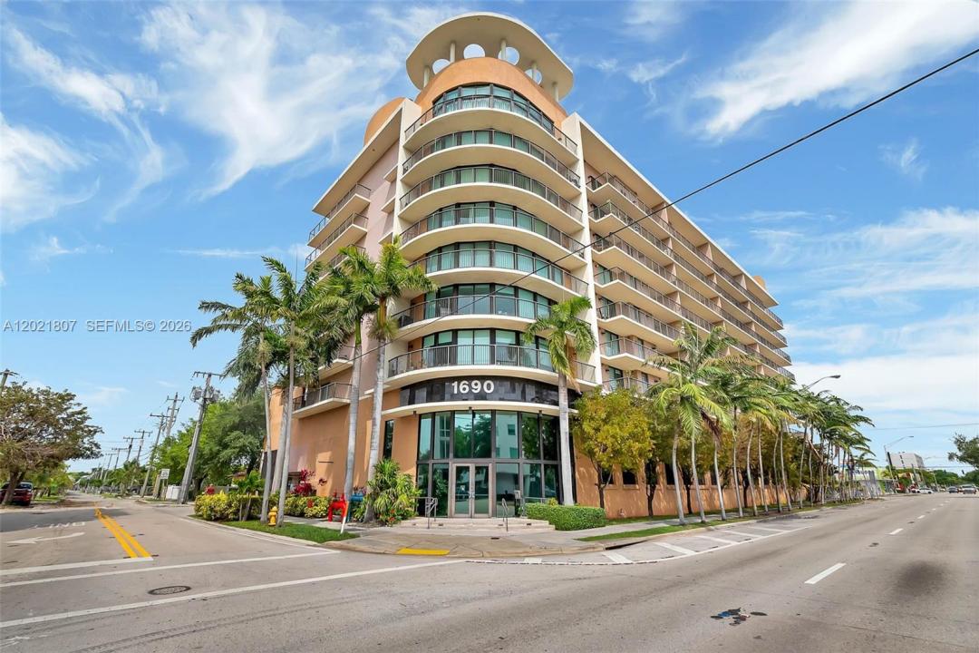 1690 SW 27th Ave 805, Miami, Floride 33145, États-Unis