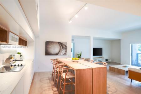 10250 Collins Avenue 412, Bal Harbour, Florida 33154, Amerika Birleşik Devletleri
