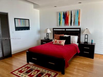 690 SW 1st Ct PHII17, Miami, Florida 33130, USA