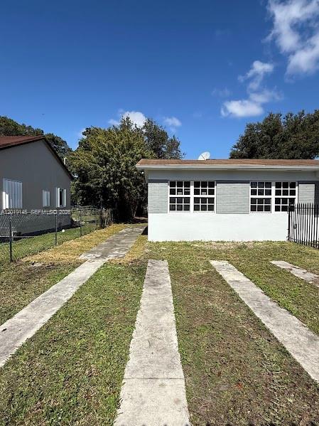 2345 NW 65th St, Miami, Florida 33147, USA