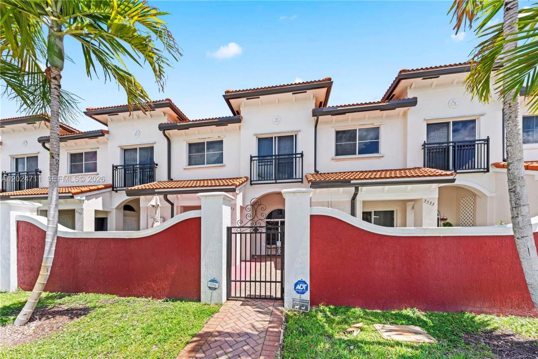 3535 NW 29th Ct, Lauderdale Lakes, Florida 33311, USA