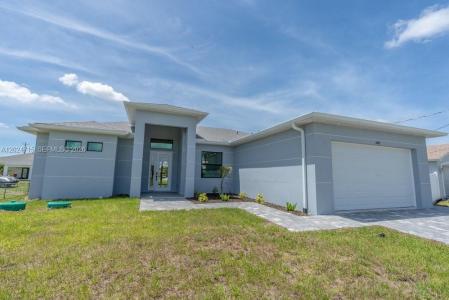 4203 11th St. W, Florida 33971, USA