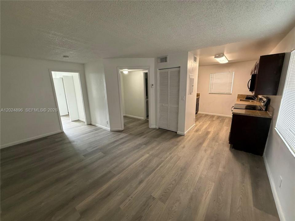 6921 Pembroke Rd 6927, Pembroke Pines, Floride 33023, États-Unis