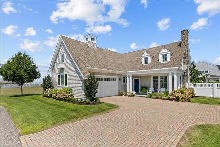 165 Newport Harbor Drive, Portsmouth, Rhode Island 02871, USA