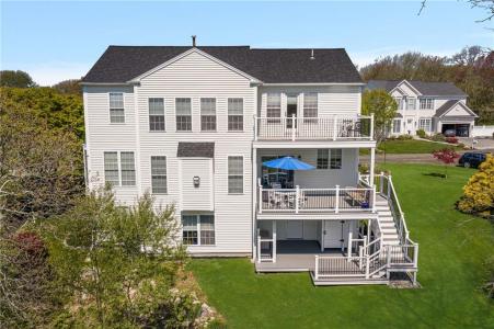 61 Schooner Cove Lane, Narragansett, Rhode Island 02882, USA