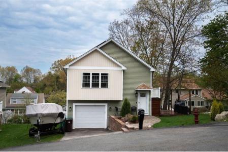 230 Manila Avenue, Woonsocket, Rhode Island 02985, USA