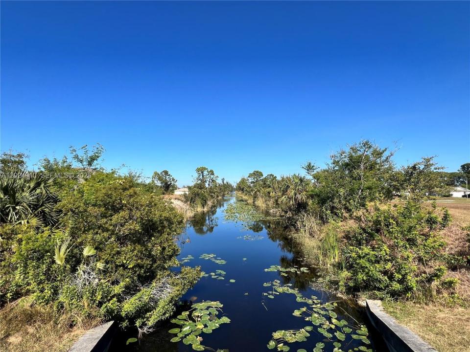 3239 NE 9 Avenue, Cape Coral, Floride 33909, États-Unis