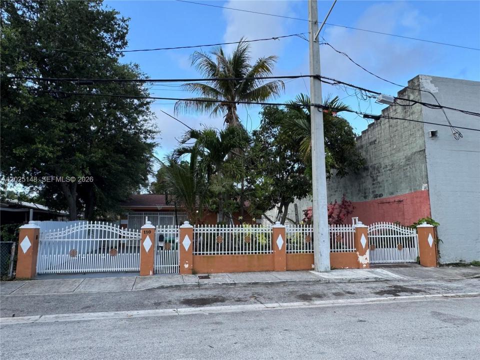 110 NW 52nd St, Miami, Floride 33127, États-Unis