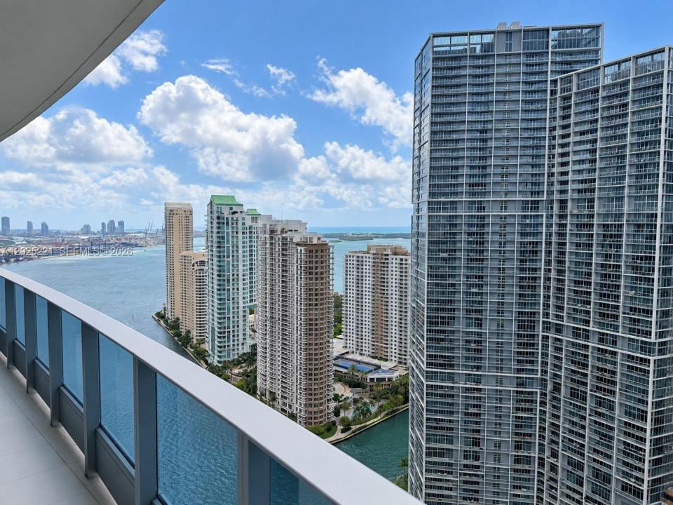200 Biscayne Boulevard Way 4104, Miami, Florida 33131, USA