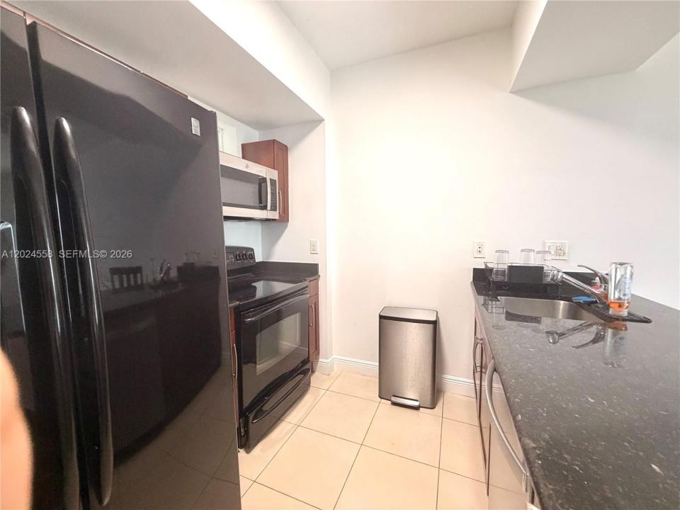 7290 SW 90th St 303, Miami, Florida 33156, Stati Uniti