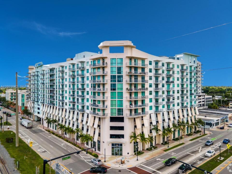 140 S Dixie Hwy 907, Hollywood, Florida 33020, USA