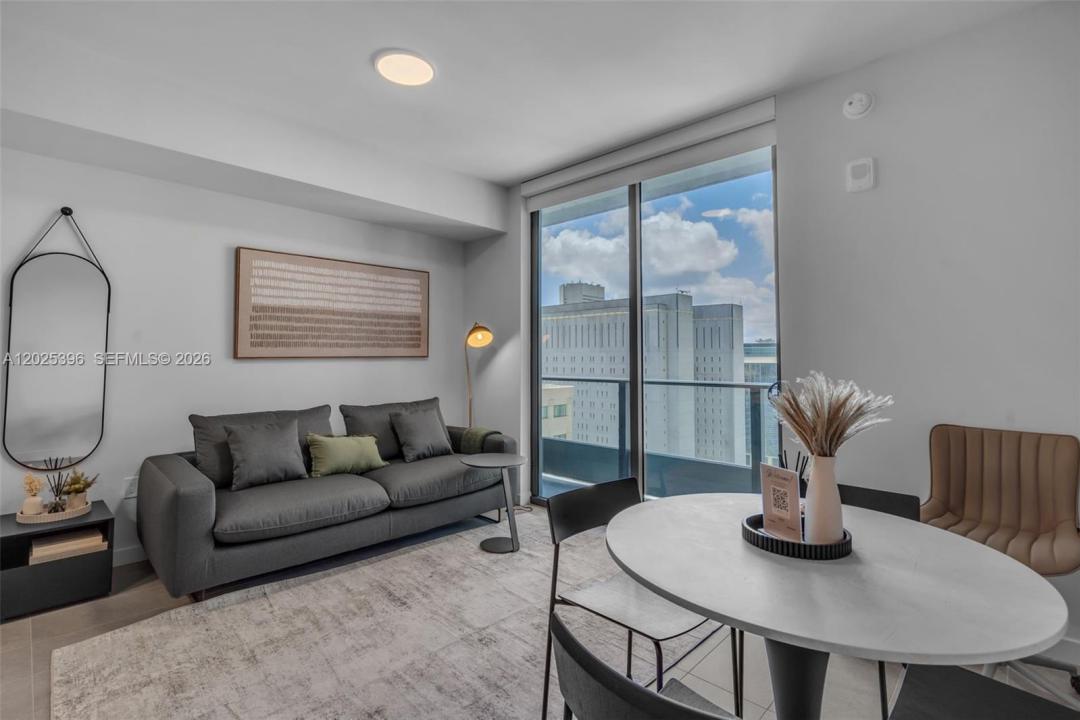 121 NE 5th St 2107, Miami, Floride 33132, États-Unis