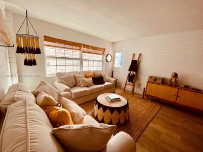 325 Ocean Dr 408, Miami Beach, Florida 33139, USA