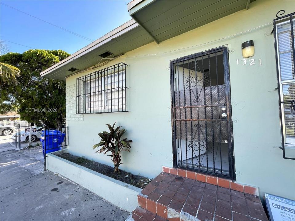 1321 NW 28th St, Miami, Floride 33142, États-Unis