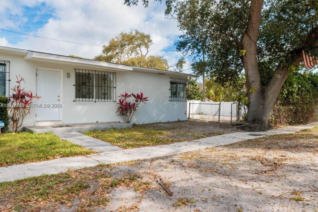 1301 NE 153rd St 1301, North Miami Beach, Florida 33162, Stati Uniti