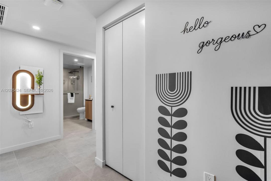 121 NE 5th St 2301, Miami, Floride 33132, États-Unis