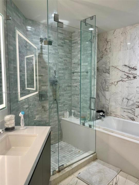 851 NE 1st Ave 1808, Miami, Floride 33132, États-Unis