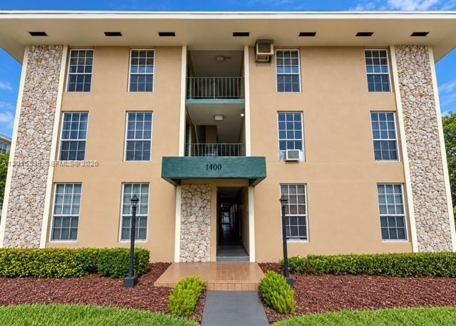 1400 S Douglas Rd 14, Coral Gables, Florida 33134, Stati Uniti