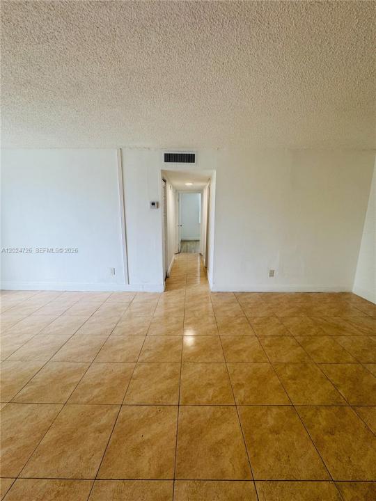 486 NW 165th St Rd B-201, Miami, Florida 33169, USA