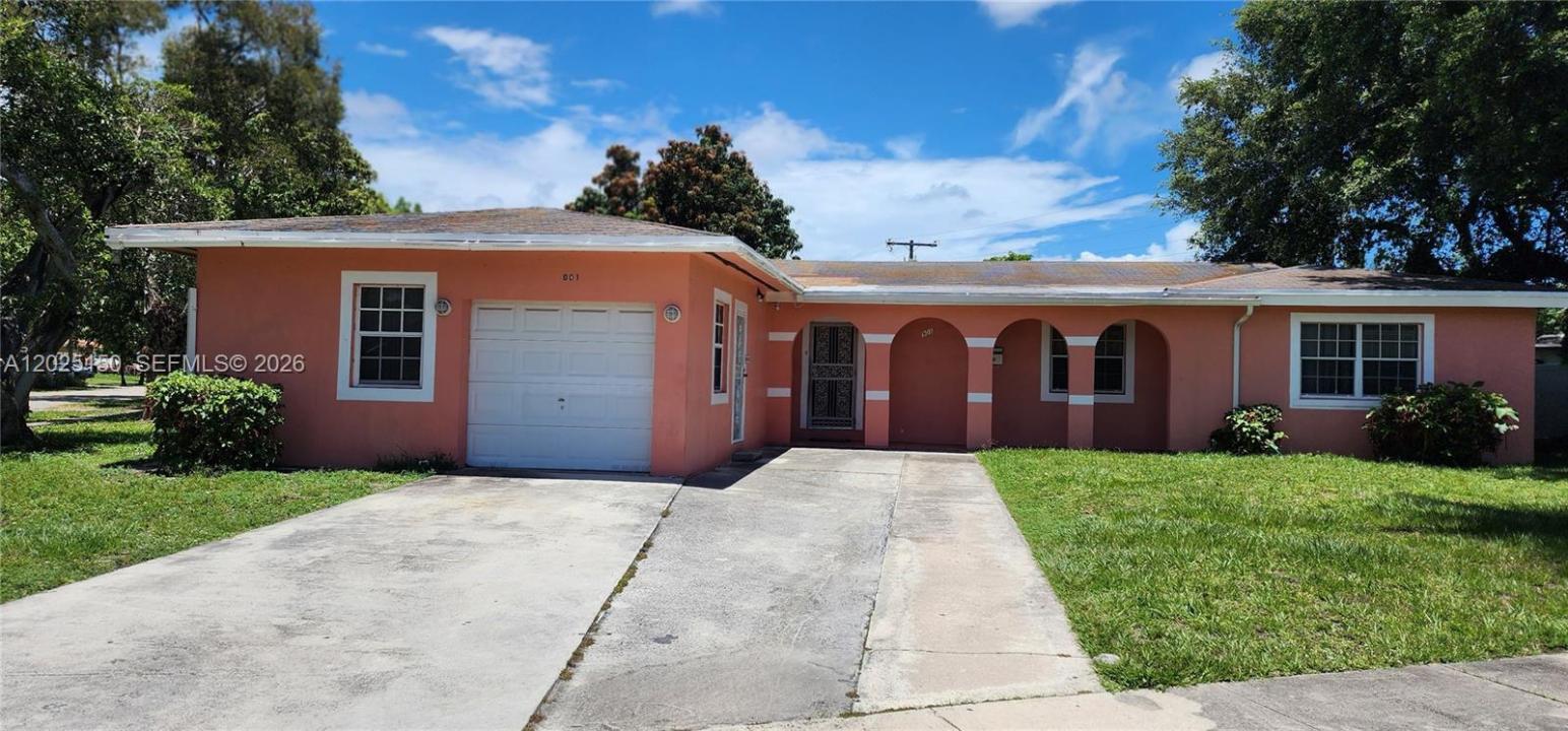 901 NE 160th Ter, North Miami Beach, Floride 33162, États-Unis