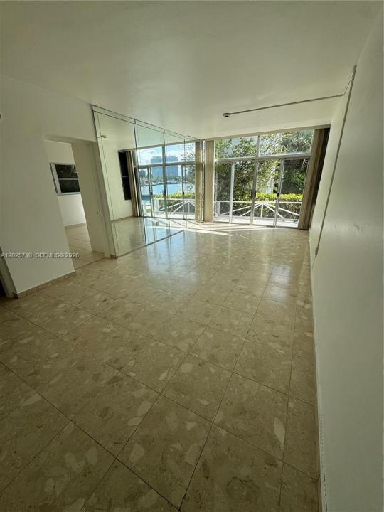 10281 E Bay Harbor Dr C1, Bay Harbor Islands, Florida 33154, USA