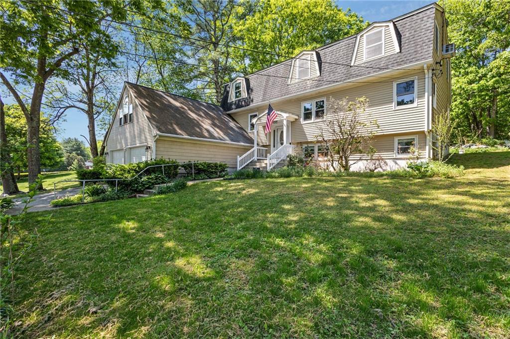 416 Farnum Pike, Smithfield, Rhode Island 02917, USA