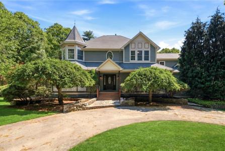 396 Love Lane, Warwick, Rhode Island 02818, USA