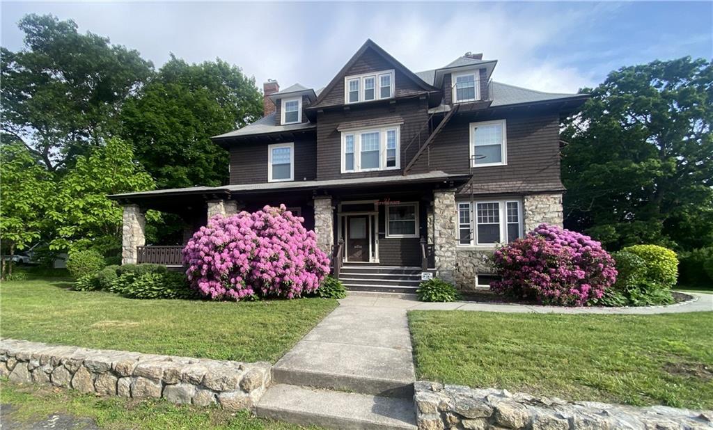 27 West Park Place 2F, Woonsocket, 罗得岛 02895, 美国