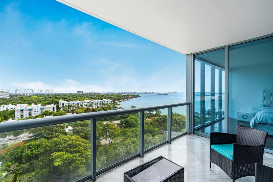 601 NE 36th St 1103, Miami, Florida 33137, USA