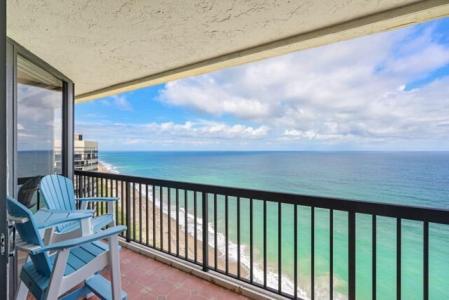 9550 S Ocean Drive 4, Jensen Beach, Florida 34957, USA