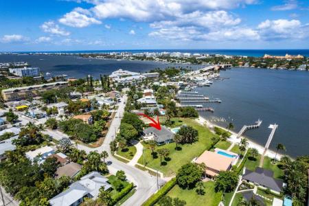 210 S Lake Drive, Lantana, Florida 33462