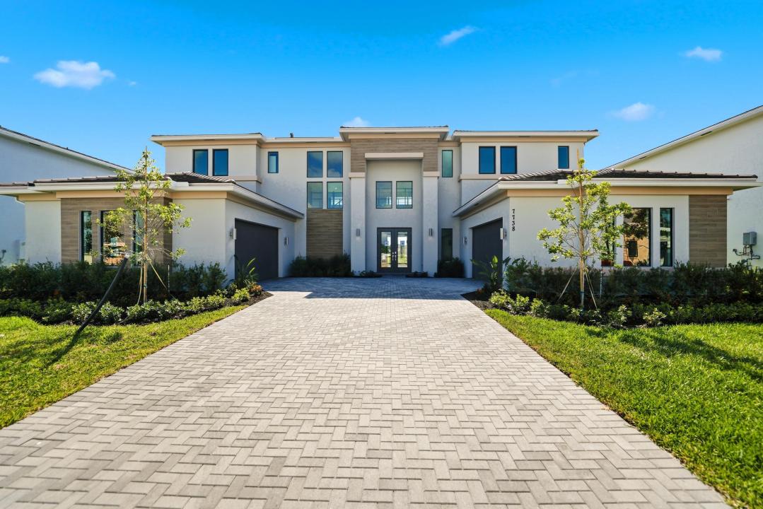 7738 Longchamp Lane, Lake Worth, Florida 33449, USA