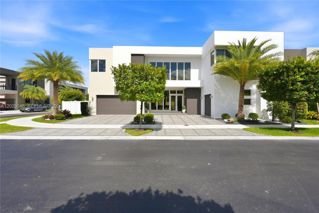 7525 NW 103rd Pl, Doral, Florida 33178