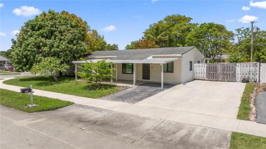 1611 SW 67th Ave, North Lauderdale, Florida 33068, Amerika Birleşik Devletleri