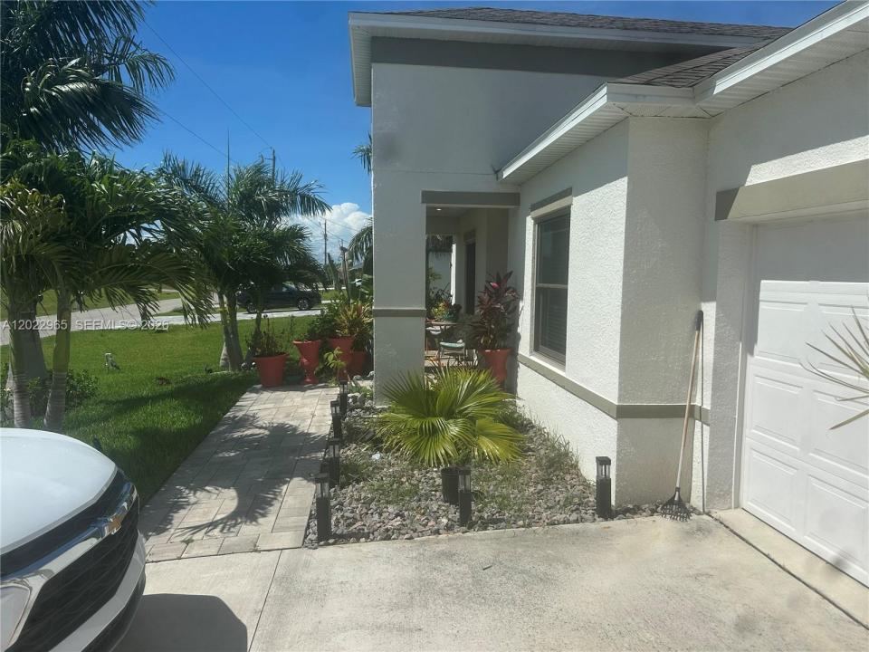 225 SW 31ST PL, Cape Coral, Florida 33991, USA