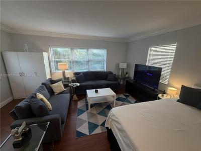 814 NW 18th St B, Fort Lauderdale, Florida 33311, USA