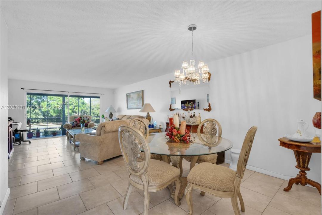 3551 Inverrary Dr 208, Lauderhill, Florida 33319, USA