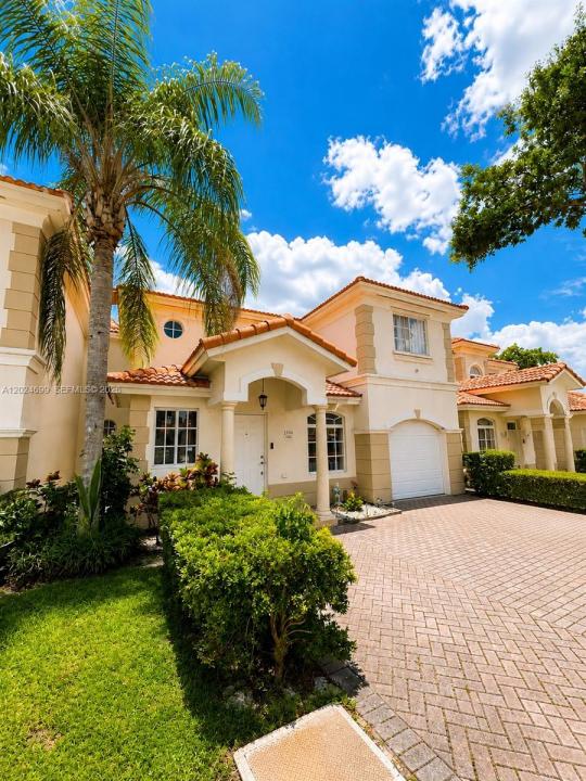 7305 NW 173rd Dr 102, Hialeah, Florida 33015, Stati Uniti