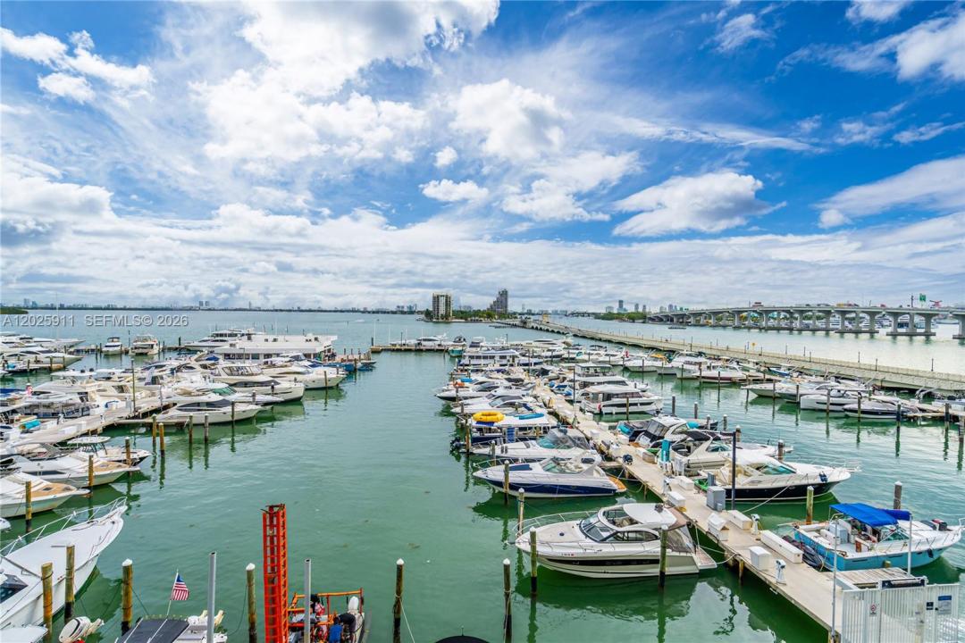 555 NE 15th St 23I, Miami, Florida 33132, USA