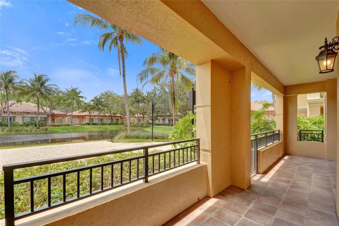 16135 Emerald Estates Dr 166, Weston, Florida 33331, Stati Uniti