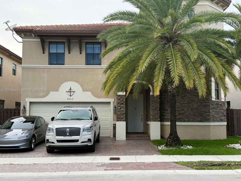 9907 NW 87th Ter, Doral, Florida 33178, USA