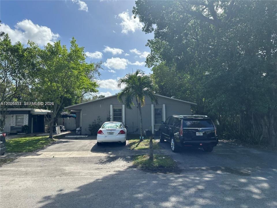 6316 Lincoln St, Hollywood, Florida 33024, USA