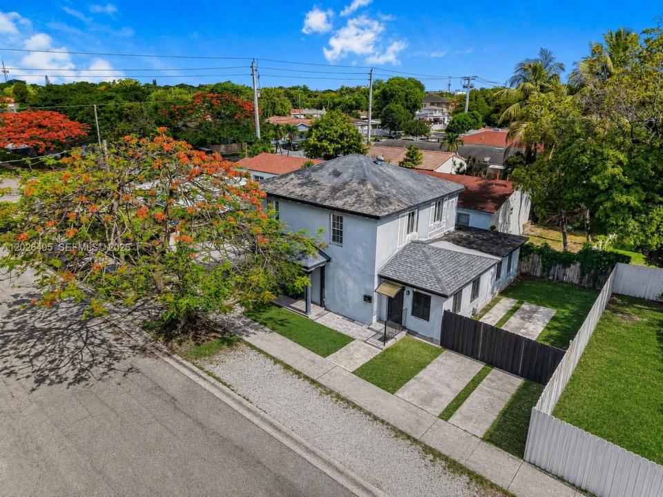 2275 NW 30th St, Miami, Florida 33142, USA