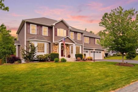 81 Cedar Forest Road, Smithfield, Rhode Island 02917, États-Unis
