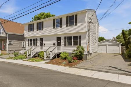 13 Tilley Avenue, Newport, Rhode Island 02840, USA