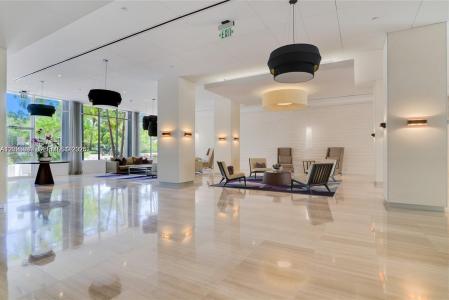 100 Bayview Dr 503, Sunny Isles Beach, Florida 33160, USA