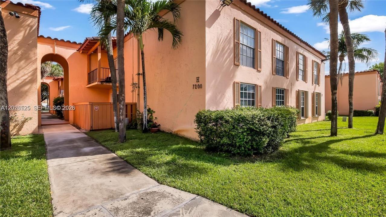7200 Fairway Dr H12, Miami Lakes, Floride 33014, États-Unis