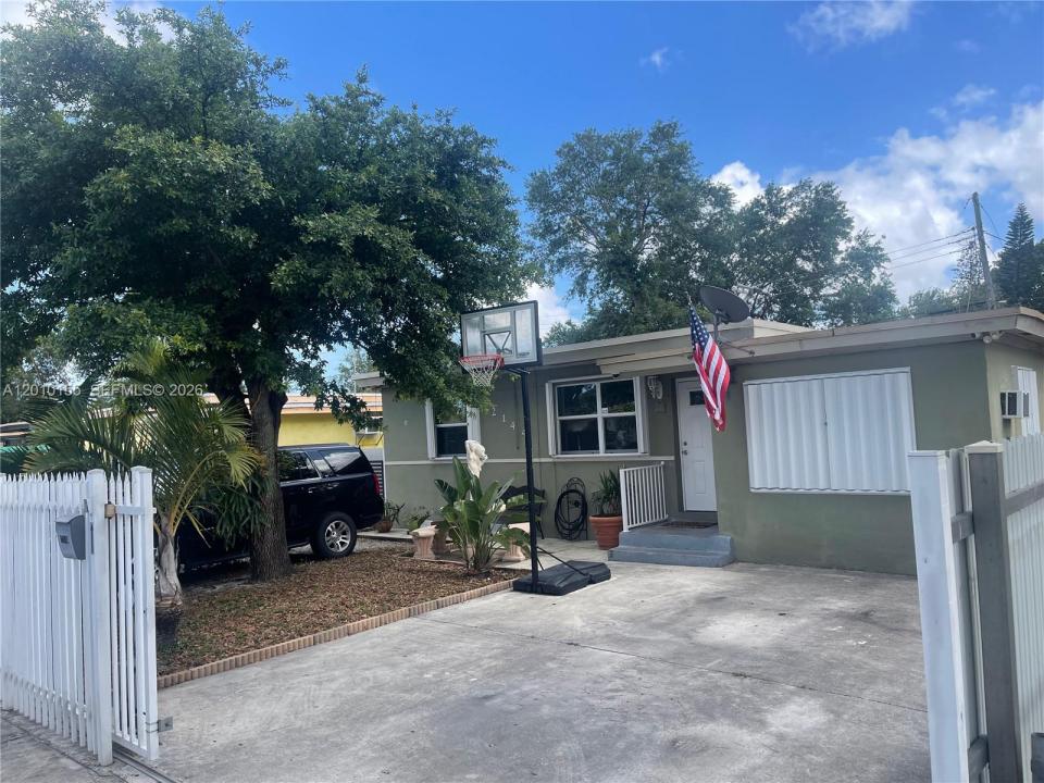 2144 NW 85th St, Miami, فلوريدا 33147, الولايات المتحدة