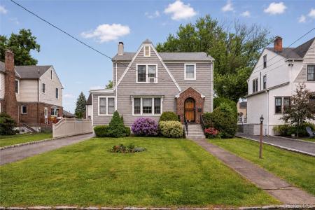11 Summit Street, Eastchester, New York 10709, USA