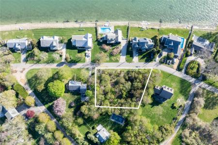 1115 Willow Terrace Lane, Southold, New York 11957, États-Unis